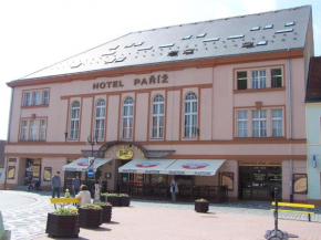 Отель Hotel Paříž  Йичин